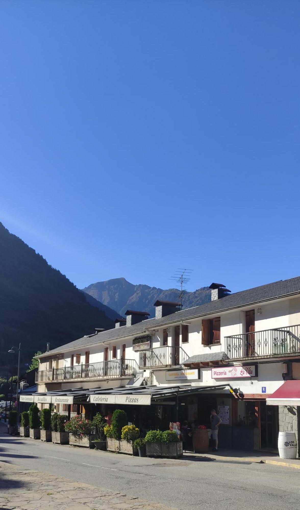Hostal Los Valles Bielsa Eksteriør bilde