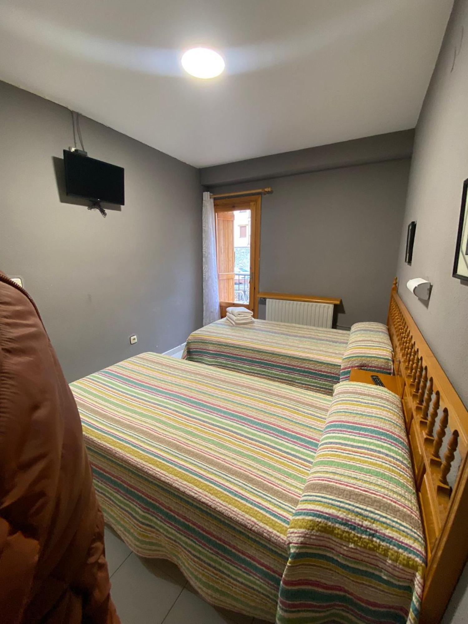 Hostal Los Valles Bielsa Eksteriør bilde
