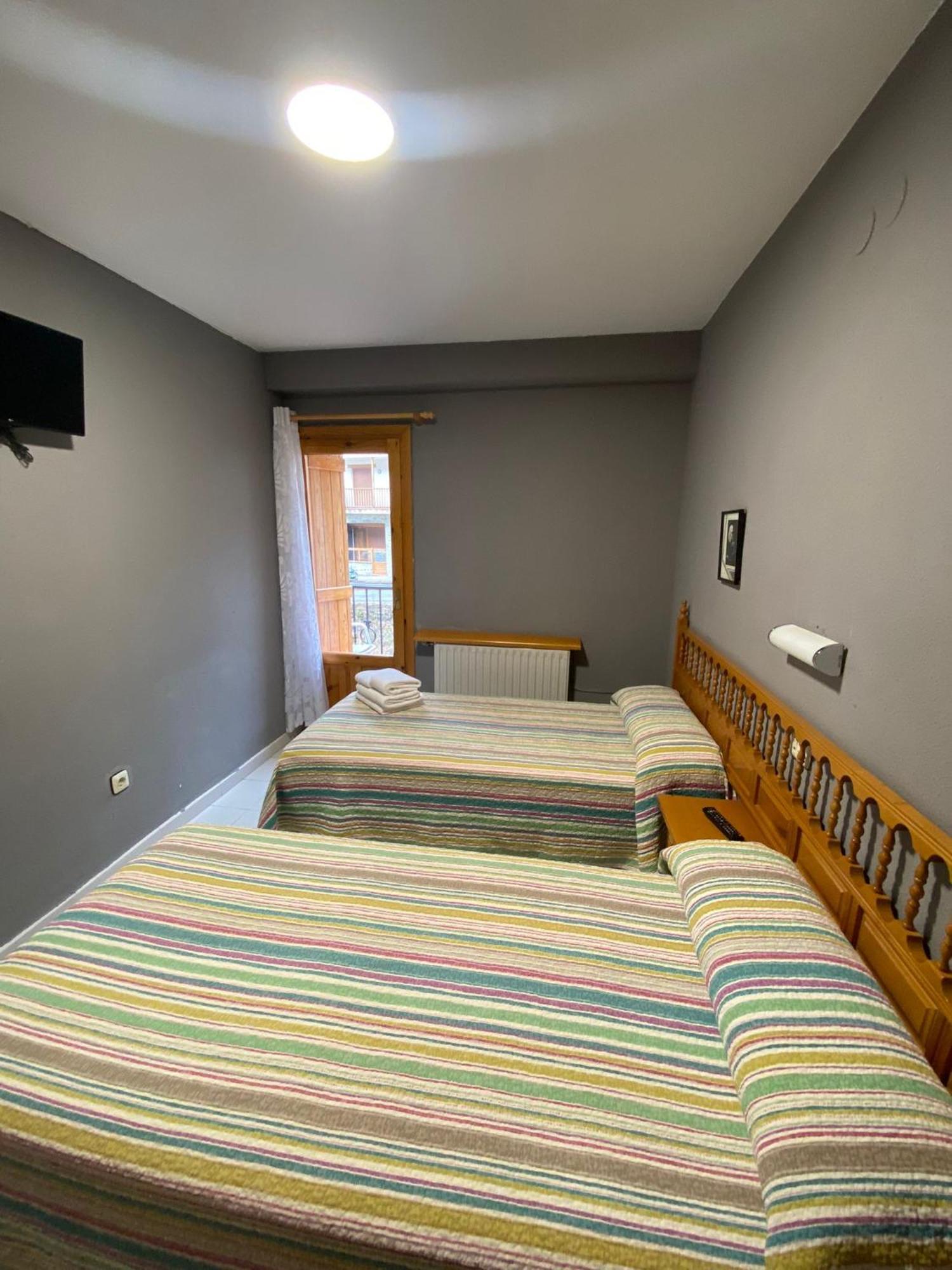 Hostal Los Valles Bielsa Eksteriør bilde