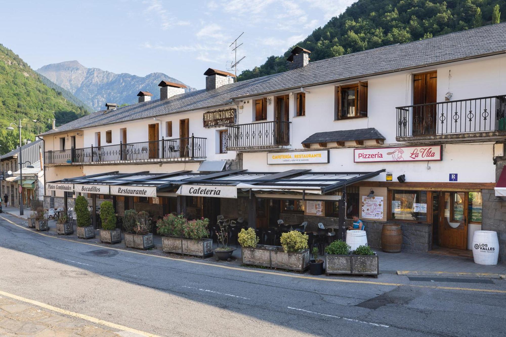 Hostal Los Valles Bielsa Eksteriør bilde